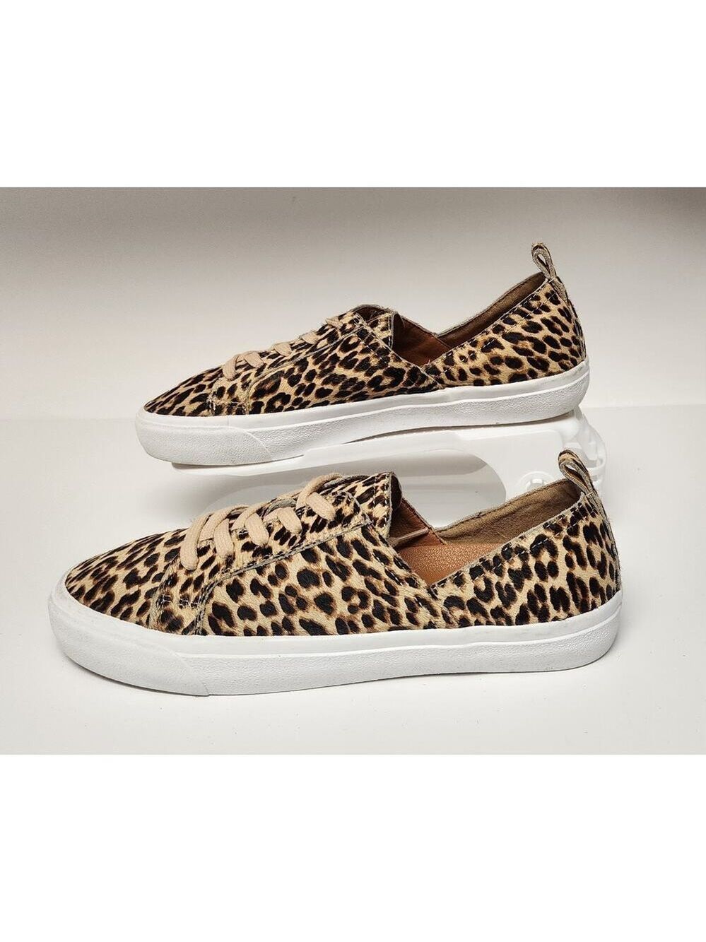 Lucky Brand Dansbey Cheetah Print Casual Sneakers Shoes Color Brown Size US 7.5M - Picture 2 of 15